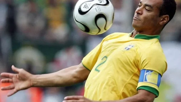 Cafu con la maglia del Brasile