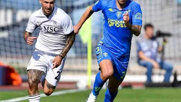 Politano in azione contro l’Empoli