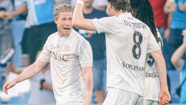 Kevin De Bruyne e Scott McTominay
