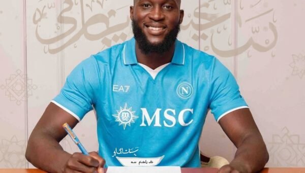 Romelu Lukaku tentato dagli arabi (foto ritoccata con Grok)
