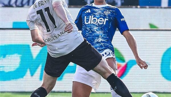 Kevin De Bruyne e Nico Paz