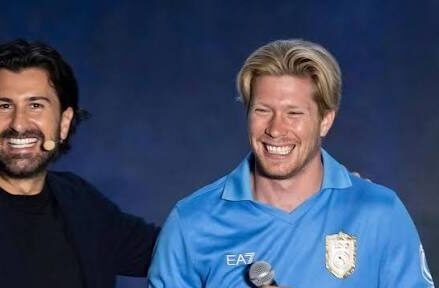 Kevin De Bruyne con Alessandro Siani alla festa per il Centenario del Napoli